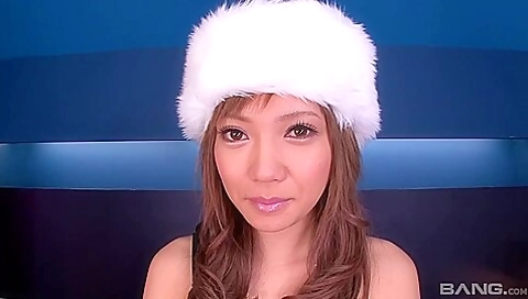 Japanese Girl Gets Pussy Pleasured With A Vibrator