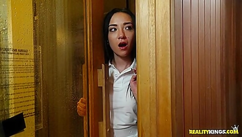 Towel Girl - Phoenix Marie, Kiley Jay And Reagan Foxx